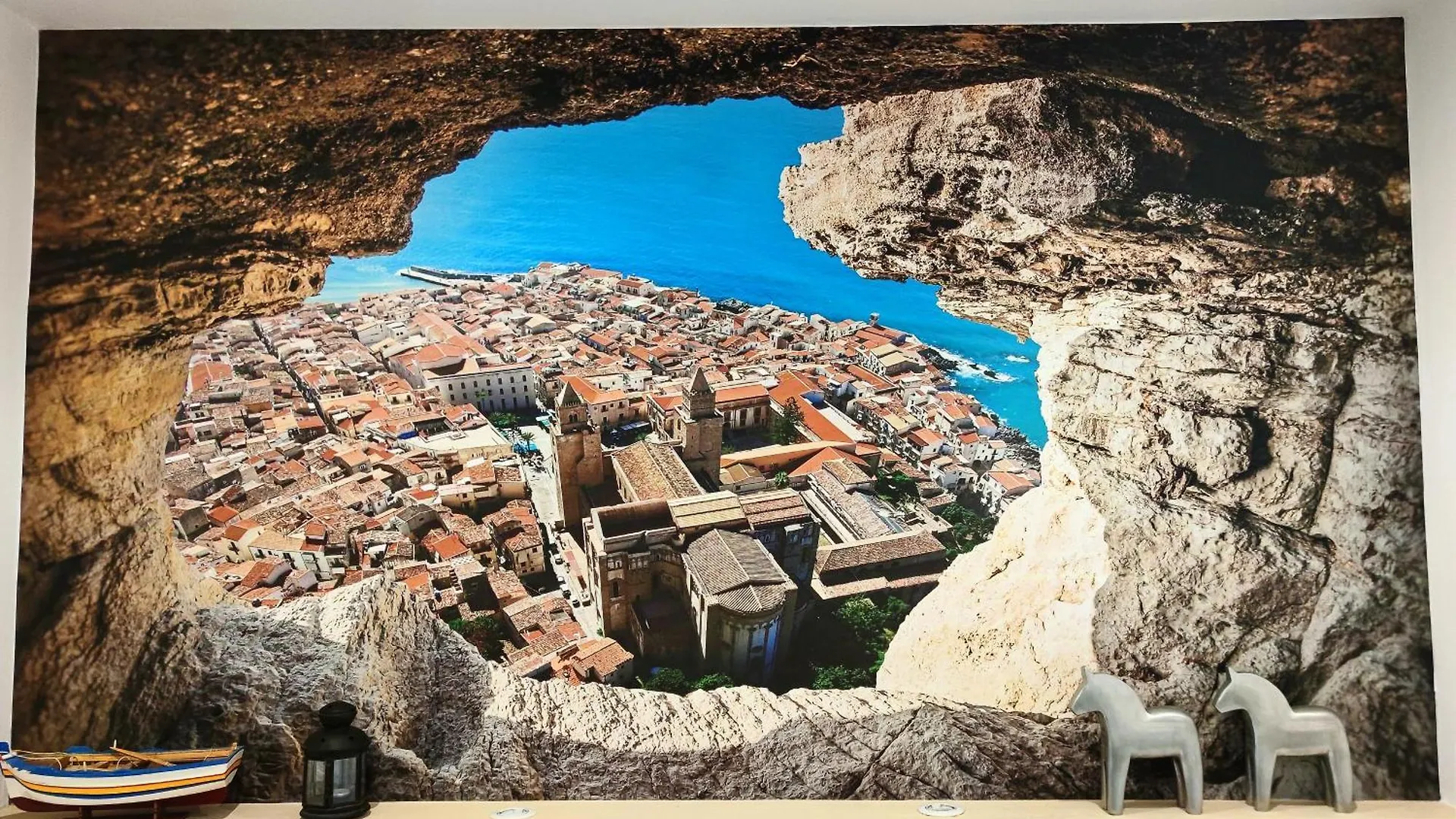Antoinette Maison Cefalu Italy